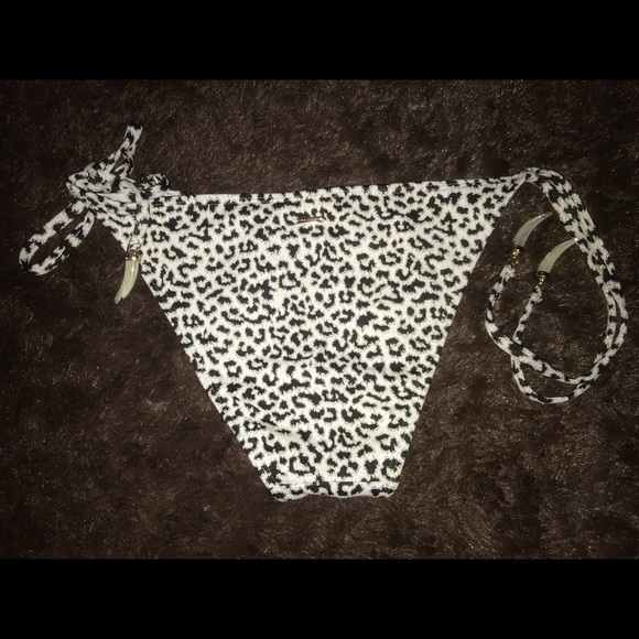 Victoria secret swim - Picture 2 of 3